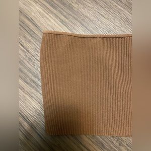 BNWOT Aritizia Babaton Sculpt Knit - size small